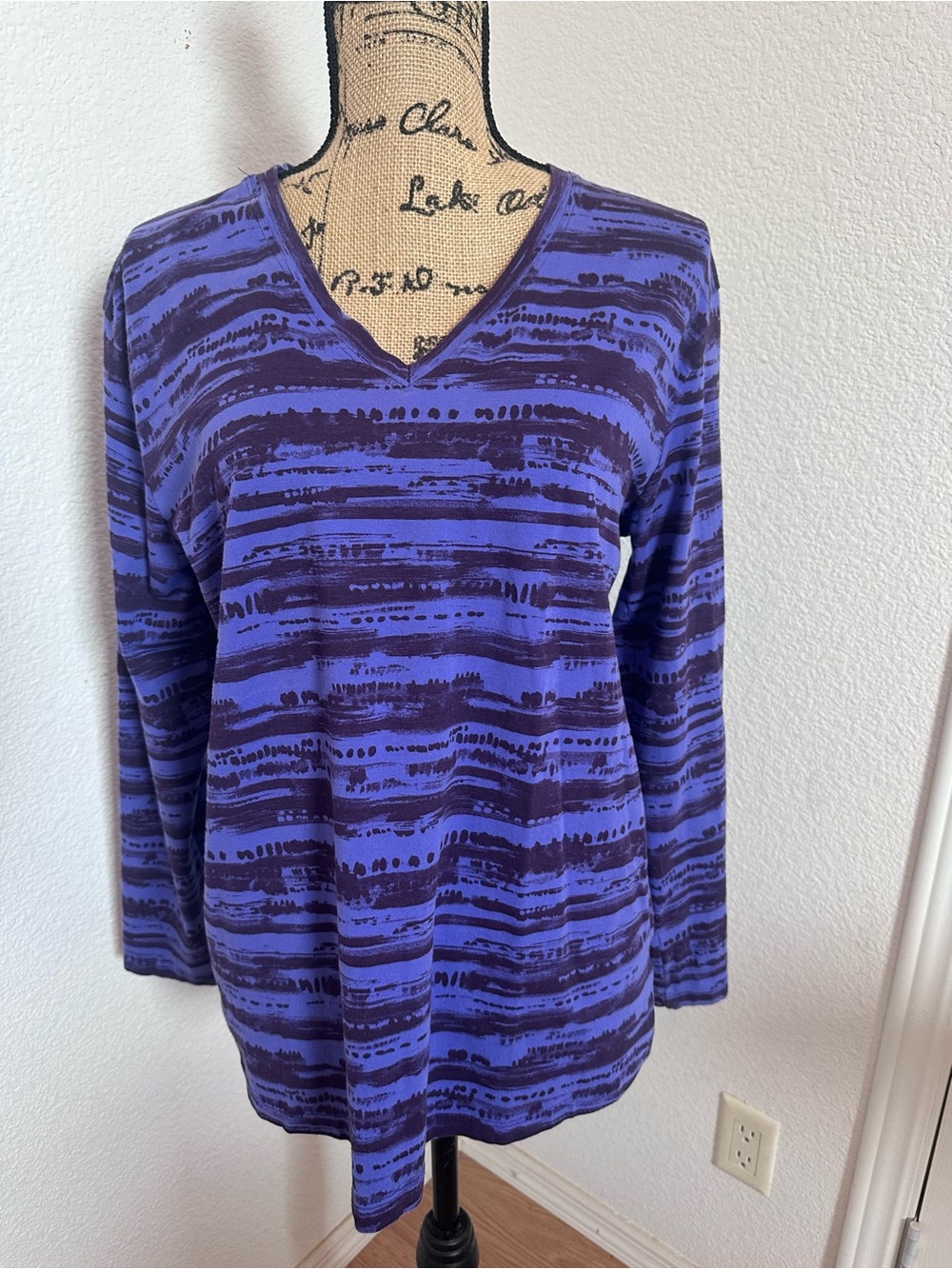 Great Northwest Clothing Company Purple Striped V-Neck Long Sleeve Top XL